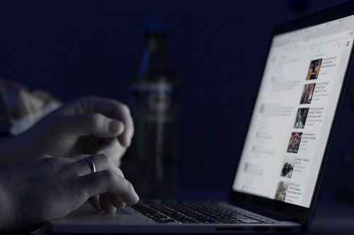 Hazır site mi özel yazılım mı? İşletmeniz için doğru tercih hangisi?